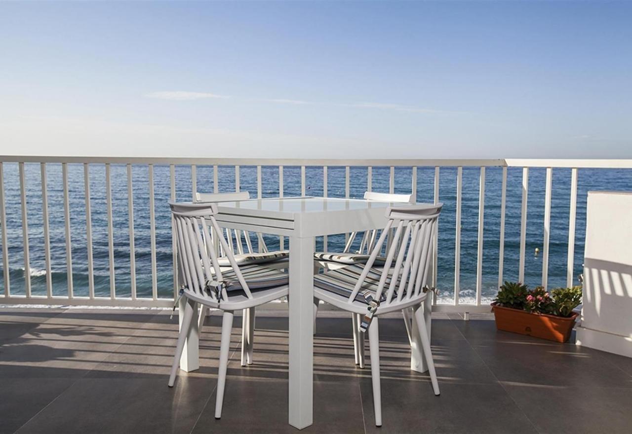 Super Front Line Modern New Apartm Nerja Esterno foto