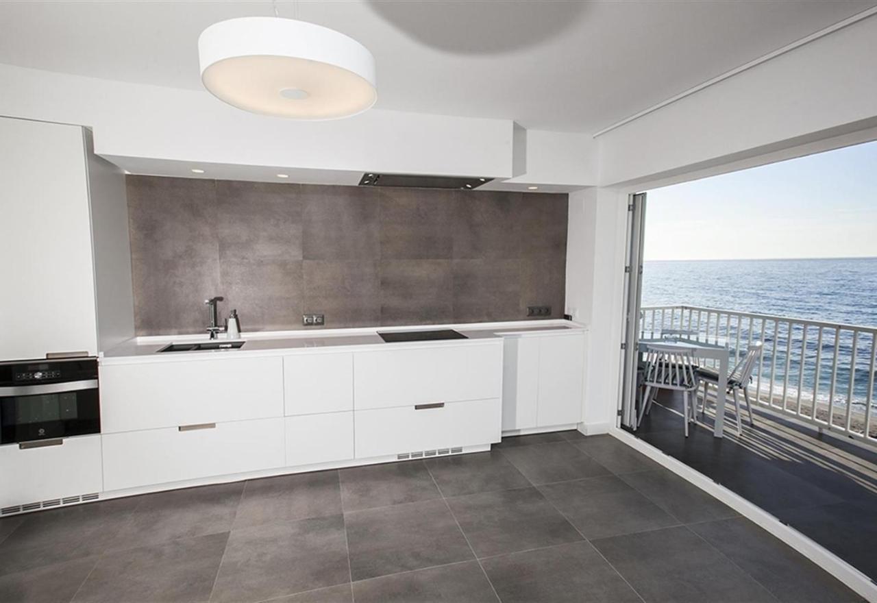 Super Front Line Modern New Apartm Nerja Esterno foto