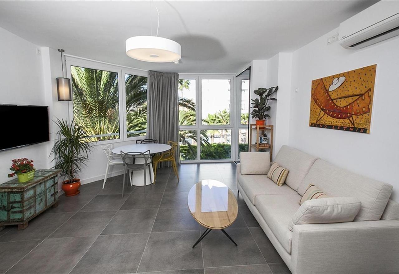 Super Front Line Modern New Apartm Nerja Esterno foto