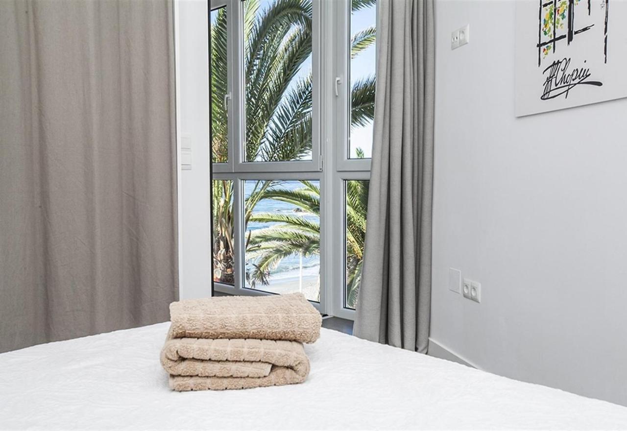 Super Front Line Modern New Apartm Nerja Esterno foto