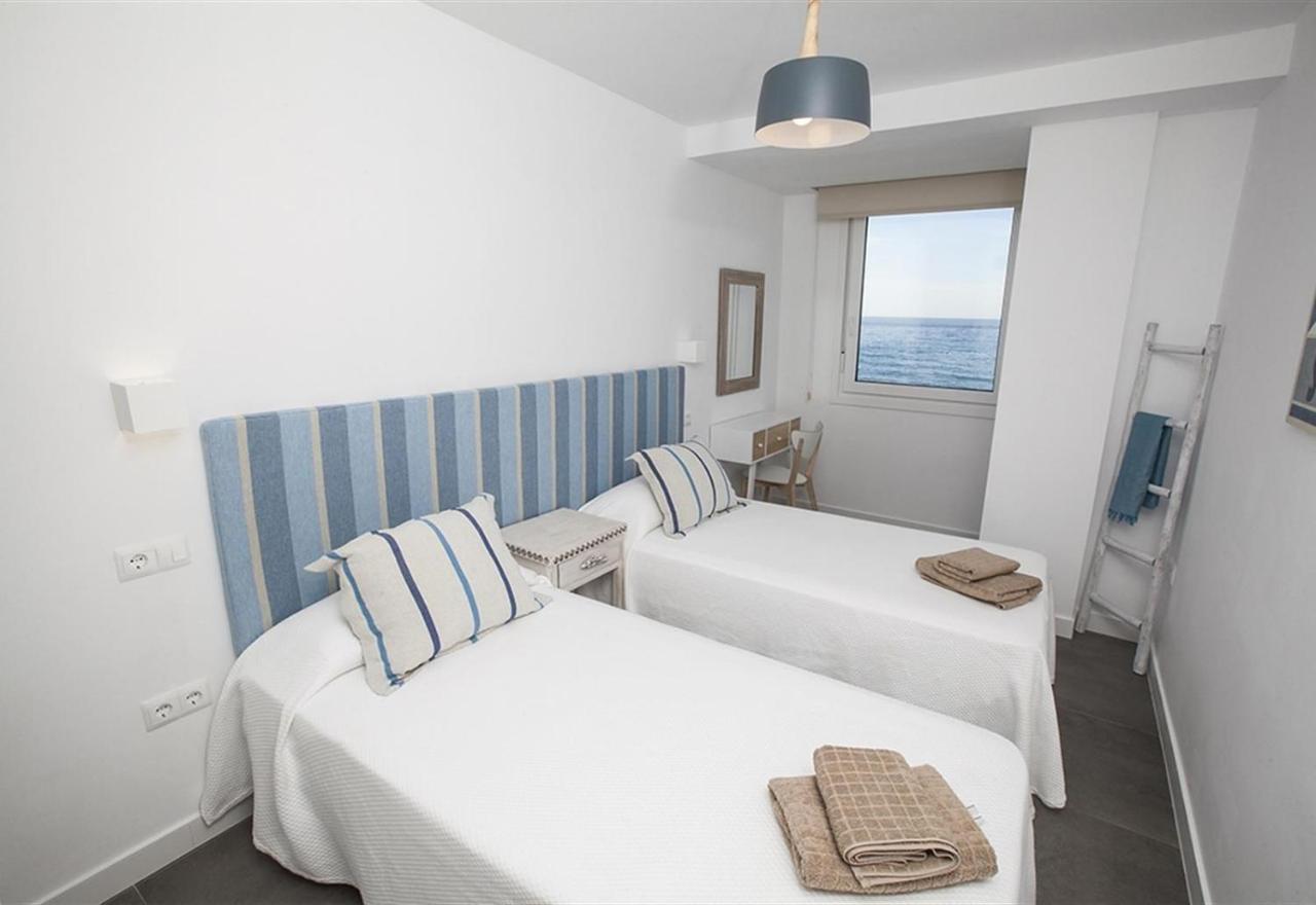 Super Front Line Modern New Apartm Nerja Esterno foto