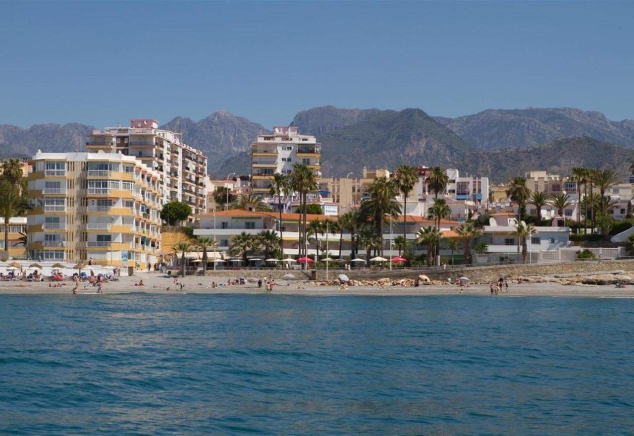 Super Front Line Modern New Apartm Nerja Esterno foto