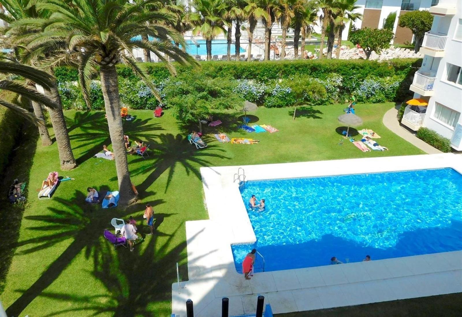Super Front Line Modern New Apartm Nerja Esterno foto