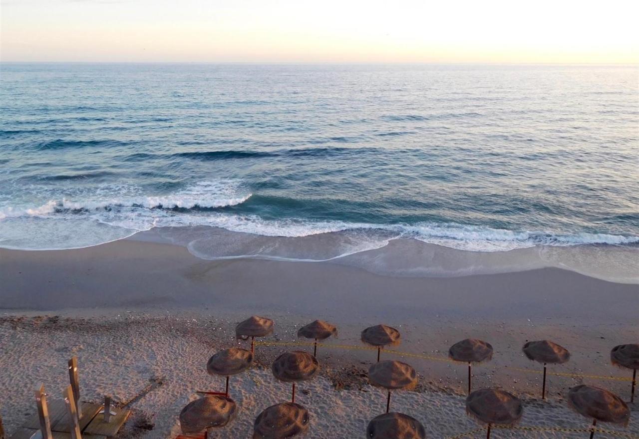 Super Front Line Modern New Apartm Nerja Esterno foto